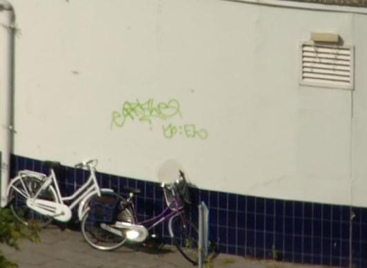 [http://st00p.homestead.com/files/graffiti.JPG]